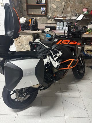 KTM Super Adventure Negra y Naranja NEGOCIABLE