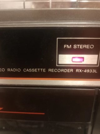 Radio cassette portátil vintage o boombox RX-4933L