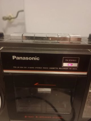 Radio cassette portátil vintage o boombox RX-4933L