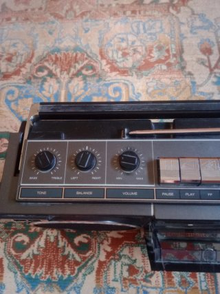 Radio cassette portátil vintage o boombox RX-4933L