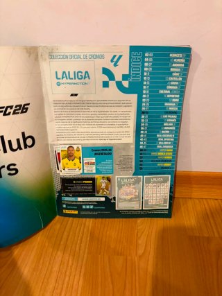 Album de fútbol se venden los 3
