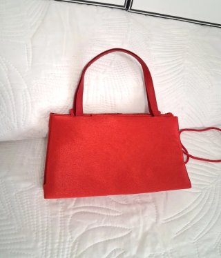 Bolso de fiesta rojo Benini. Nuevo sin usar
