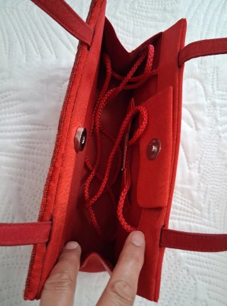 Bolso de fiesta rojo Benini. Nuevo sin usar