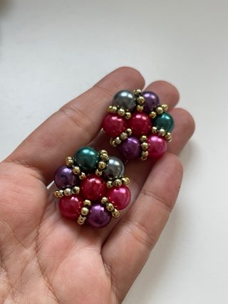 Pendientes vintage perlas rosas, verdes y moradas