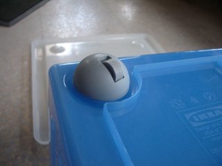 Caja de almacenaje Ikea azul y blanca