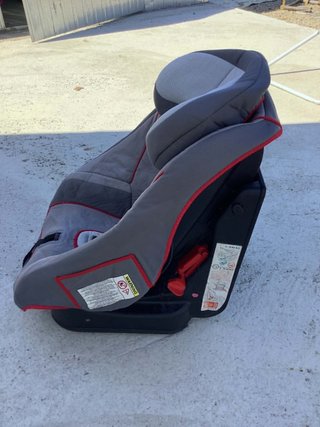 Seggiolino auto Prenatal grigio e rosso