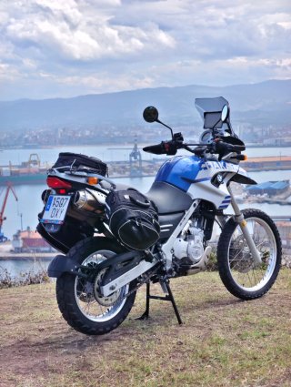BMW F650GS Dakar Azul y Blanca