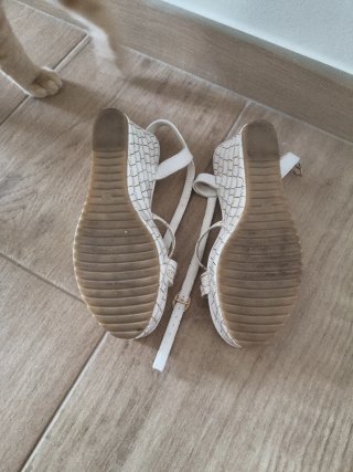 Sandalias cuña blancas