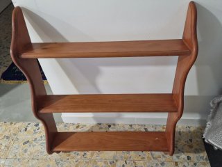 Estantería de pino de pared