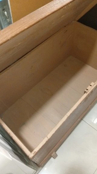 Baúl antiguo de madera