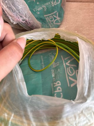 Restos de cableado Revi