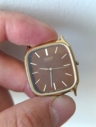 Reloj Orient Quartz LEER
