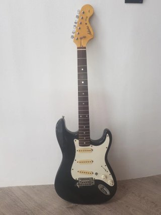 Guitarra Eléctrica Vintage Admira Star-1984