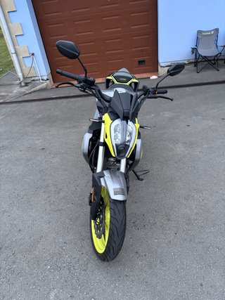 UM Xtreet RS 125 Naked Moto