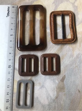 Hebillas de pasta, cuero y plástico (10)