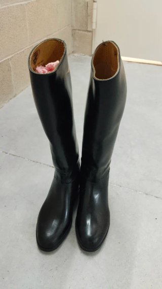 Botas altas negras,usadas muy poco.