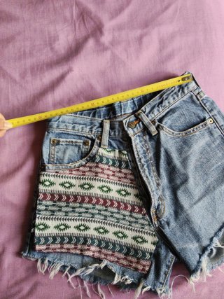 Shorts vaqueros con estampado étnico