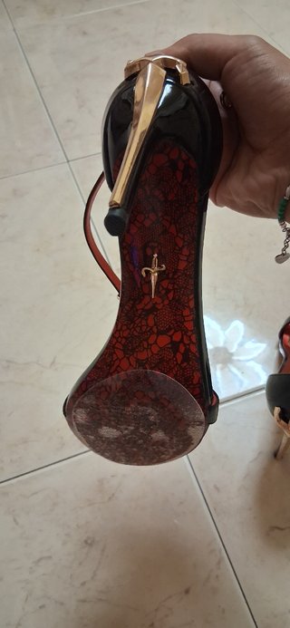 Tacchi donna neri e rossi