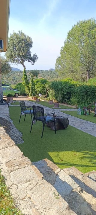 Chalet independiente con piscina.