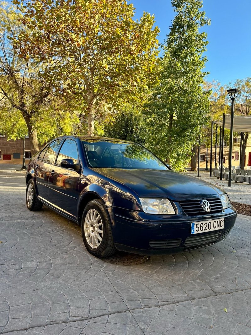 Volkswagen Bora 2003 - foto 1