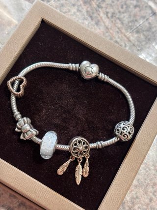 Bracciale Pandora con chiusura a cuore con 5 Charm