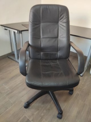 Silla de escritorio con ruedas