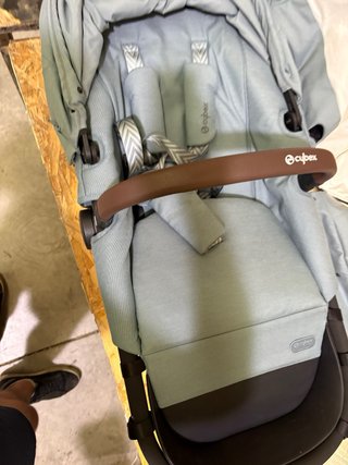 Silla de paseo Cybex Eos Lux