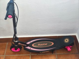 Patinete Eléctrico Razor Negro y Rosa