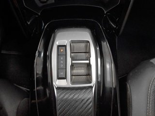 Peugeot 2008 Allure Hybrid eDCS6 107 kW (145 CV)