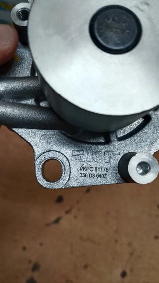 Bomba de agua SKF VAG 1.6/2.0 TDI