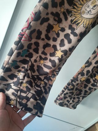 Pantalón estampado leopardo y estrellas