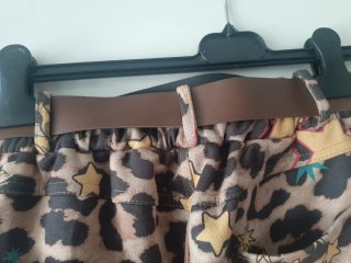 Pantalón estampado leopardo y estrellas