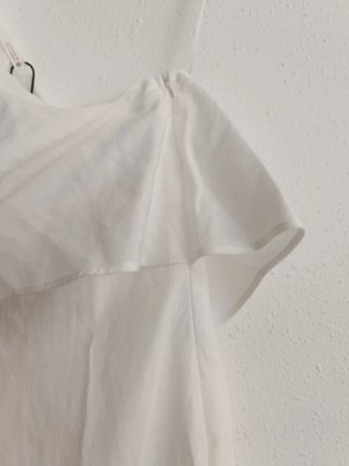 Vestido Zara blanco asimétrico volantes lino M