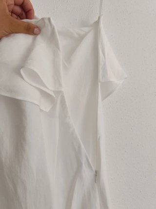 Vestido Zara blanco asimétrico volantes lino M