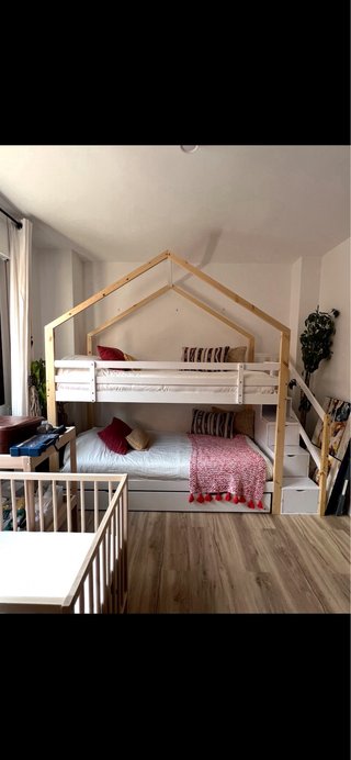 Litera con cama nido blanca y madera