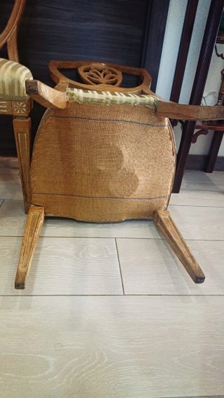 Pareja de sillas antiguas de madera dorada