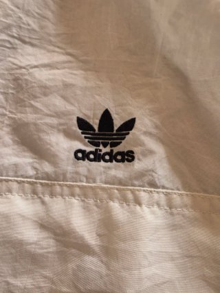 Chaqueta Adidas Blanca con Rayas Negras
