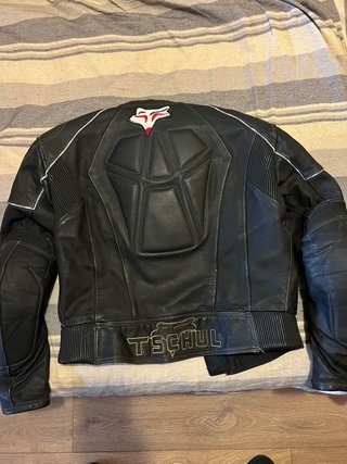 Chaqueta de cuero moto con protecciones talla S-M