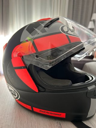 Casco Arai Negro y Naranja Talla S