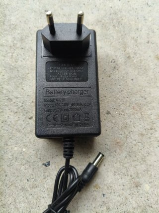 Cortabordes Eléctrico con Batería y Cargador