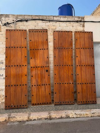 Puerta de madera para garaje 2,75x2,5