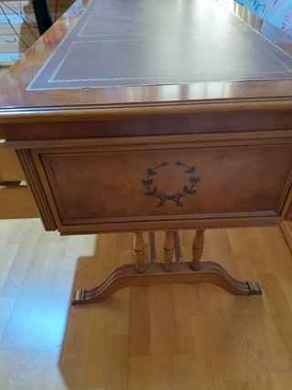 Conjunto mesa escritorio y sillas madera