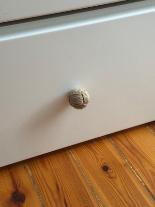 Letto a castello bianco con materassi