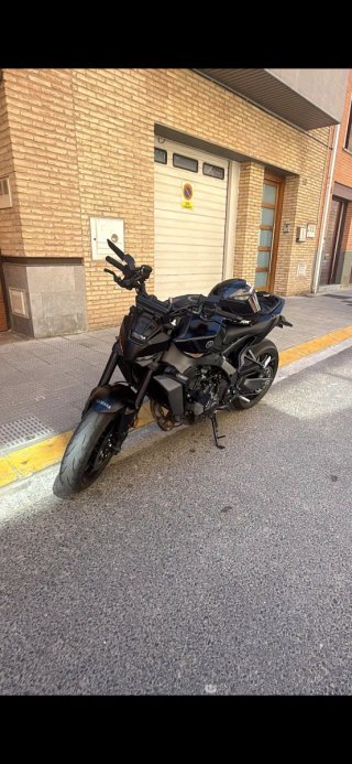 Yamaha MT09 2025 Negra - 6300 km