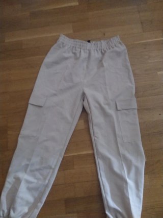 Pantalón cargo beige talla L