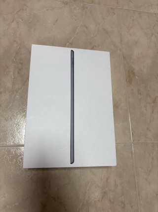 Caja vacía iPad 8th generación.