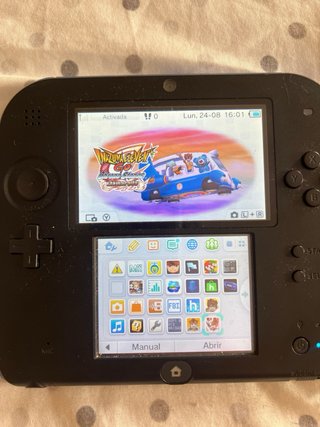 Nintendo 2DS Negra, con tarjeta SD 128GB