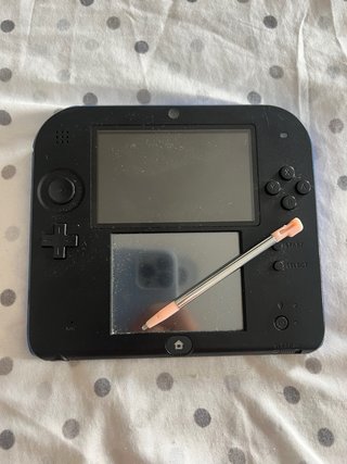 Nintendo 2DS Negra, con tarjeta SD 128GB