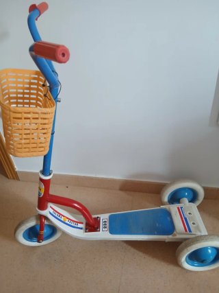 Patinete 3 ruedas vintage Coloma Pastor