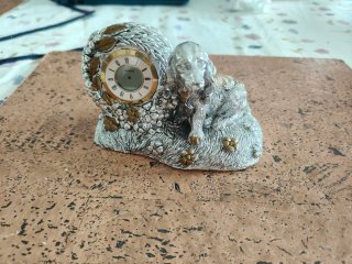 Reloj de mesa perro italiano plata
